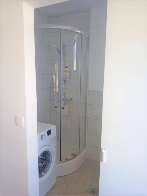 Lovely Flat, City Center With Free Parking Varazdin Bagian luar foto