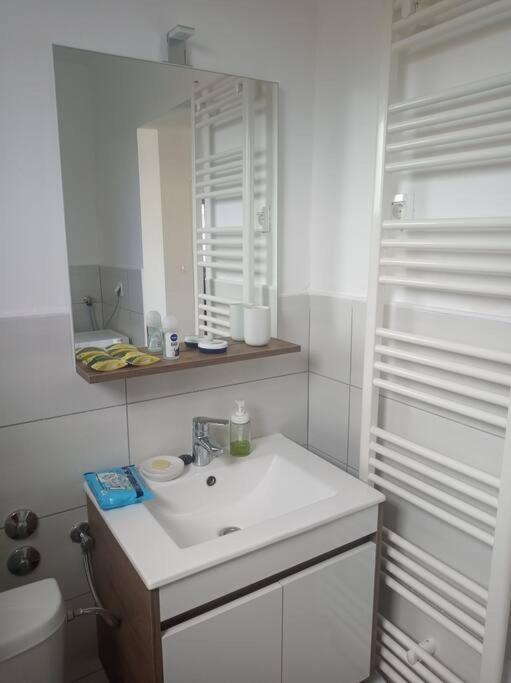 Lovely Flat, City Center With Free Parking Varazdin Bagian luar foto