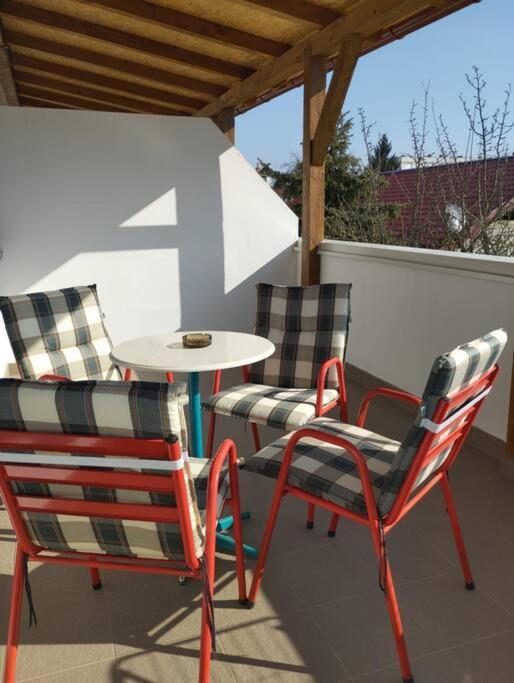 Lovely Flat, City Center With Free Parking Varazdin Bagian luar foto